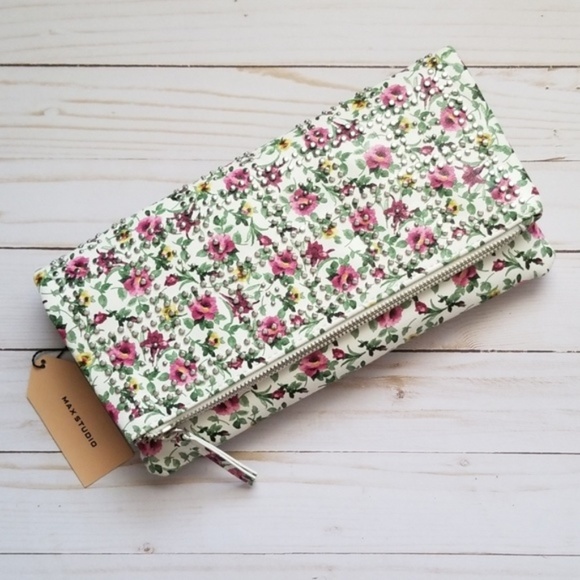 ❤ Max Studio Flower Print & Studded Fold Over Clutch - Picture 1 of 6